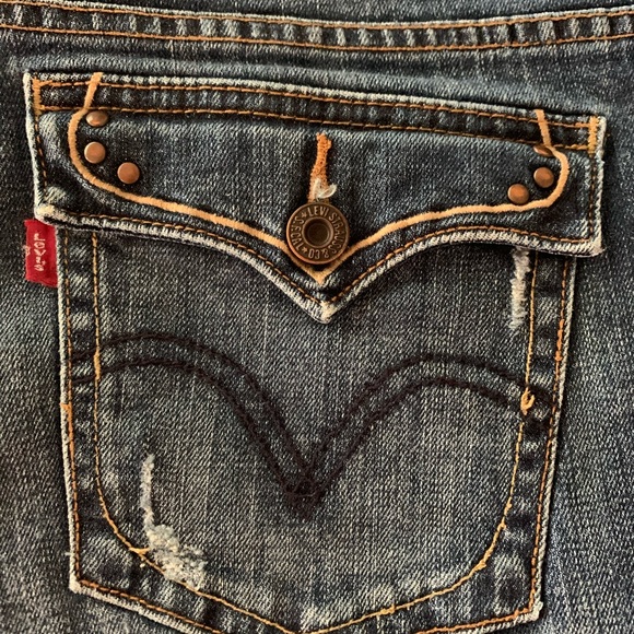 Levi’s Perfectly Slimming Bootcut 512 Jeans - Picture 5 of 6